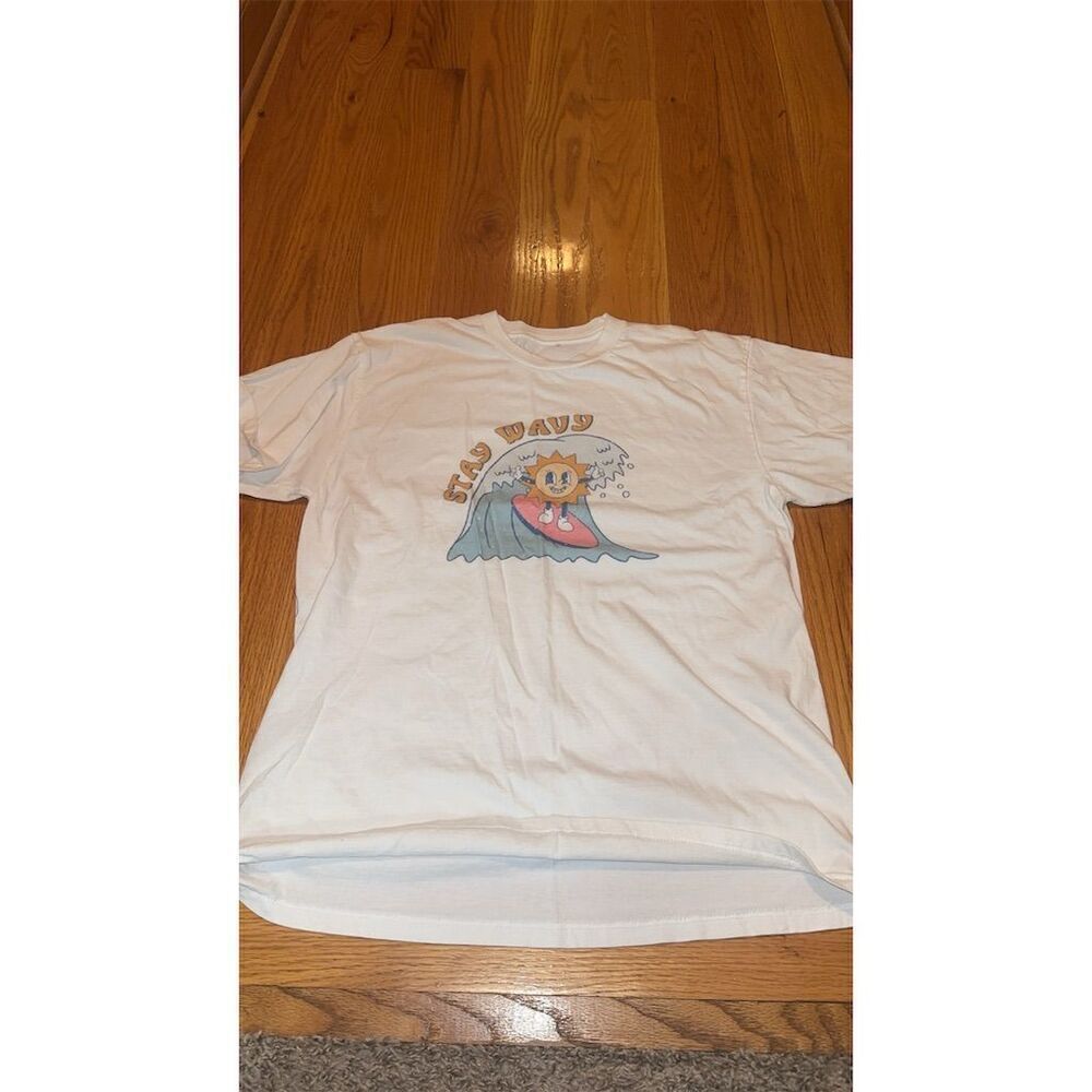 Sunkissed Coconut Stay Wavy Tee Women’s Large